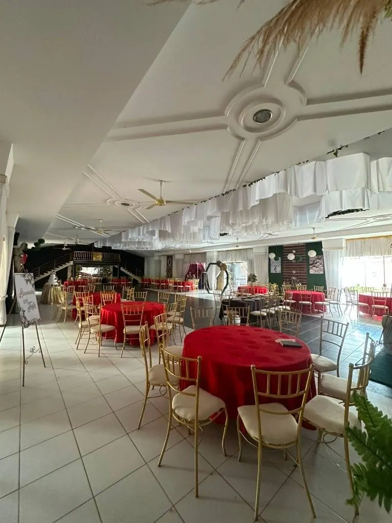 Local comercial de 1.050 m² en venta en la Zona Este: foto 6 de 6