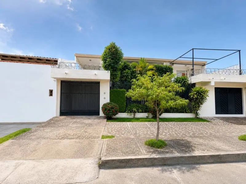 Casa de 2 plantas con 12 departamentos en venta en la Zona Este: foto 7 de 20