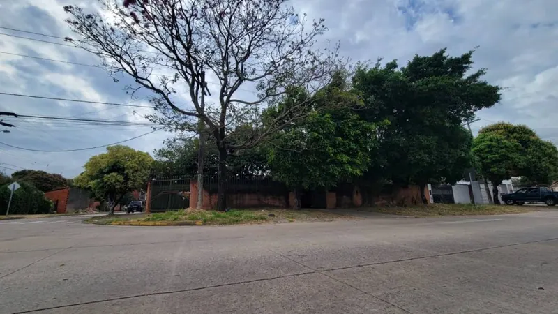 Casa en esquina en venta sobre la avenida Radial 12, Zona Sur: foto 3 de 16