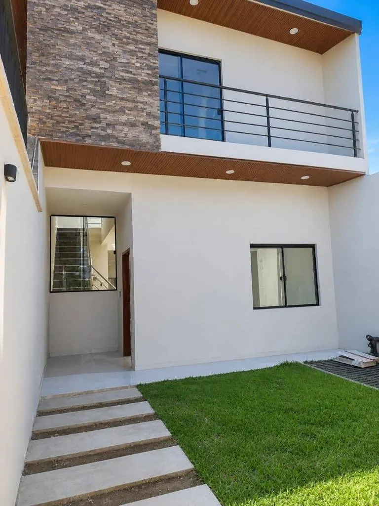 Casa de 4 dormitorios en venta sobre la av. Santos Dumont, Zona Sur: foto 3 de 9