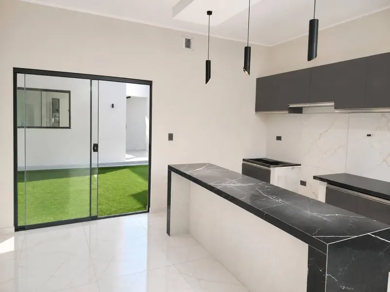 Casa de 4 dormitorios en venta sobre la av. Santos Dumont, Zona Sur: foto 1 de 9