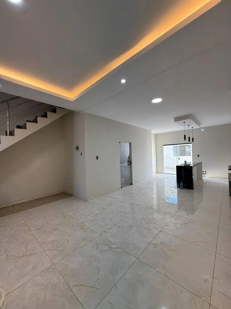 Casa de 4 dormitorios en venta sobre la av. Santos Dumont, Zona Sur: foto 4 de 9