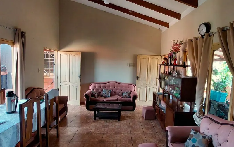 House with independent apartment for sale in the West Zone: foto 8 de 18