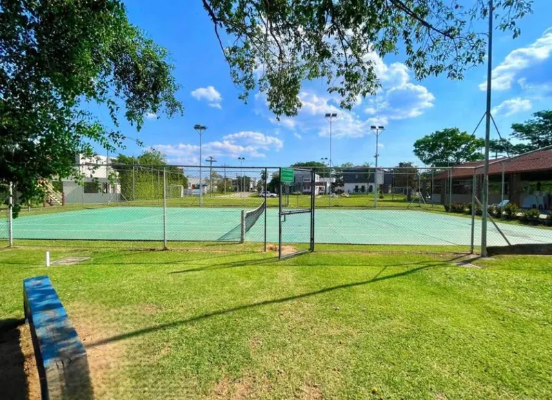 Terreno de 304 m² en venta en el Complejo Acuático Zuriel, Cotoca: foto 1 de 5