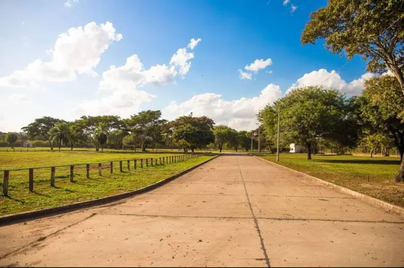 414.75 m² lot for sale in the Zuriel Water Park complex, Cotoca: foto 1 de 5