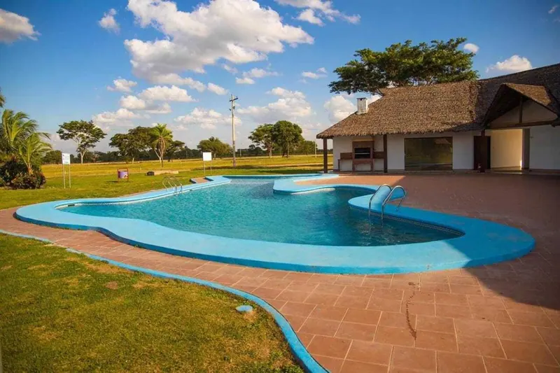 Terreno de 300 m² en venta en el complejo Reservas del Urubó: foto 1 de 5