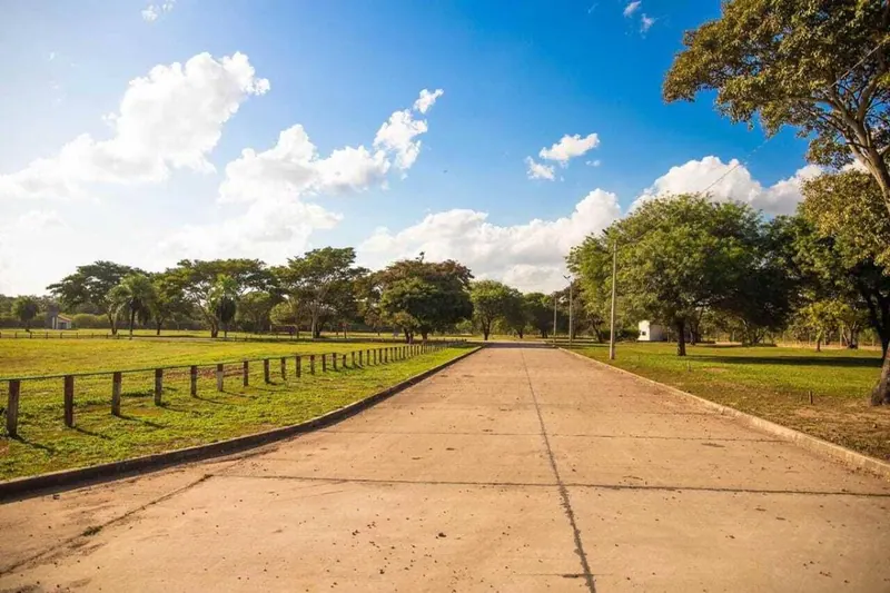 Terreno de 300 m² en venta en el complejo Reservas del Urubó: foto 4 de 5