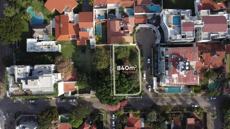 840 m² lot for sale in Barrio Las Palmas, 9 Oeste street: foto 1 de 4