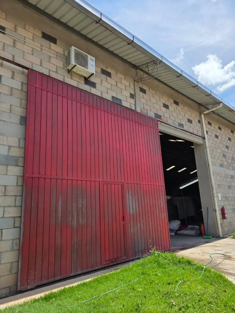 Galpón de 580 m² en alquiler en el Parque Industrial Latinoamericano: foto 2 de 5