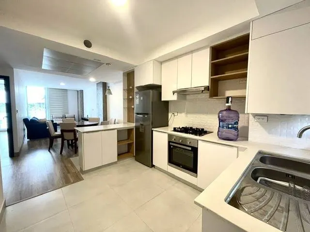 Departamento amoblado de 2 dormitorios en venta en Mar Adentro, Urubó: foto 5 de 15