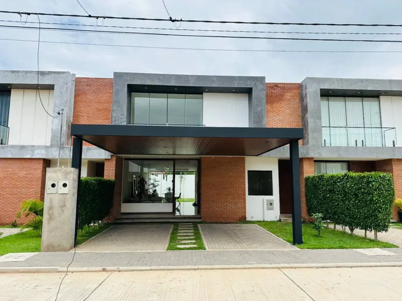 Casa de 4 dormitorios en venta en el condominio Joinville, Zona Norte: foto 1 de 31