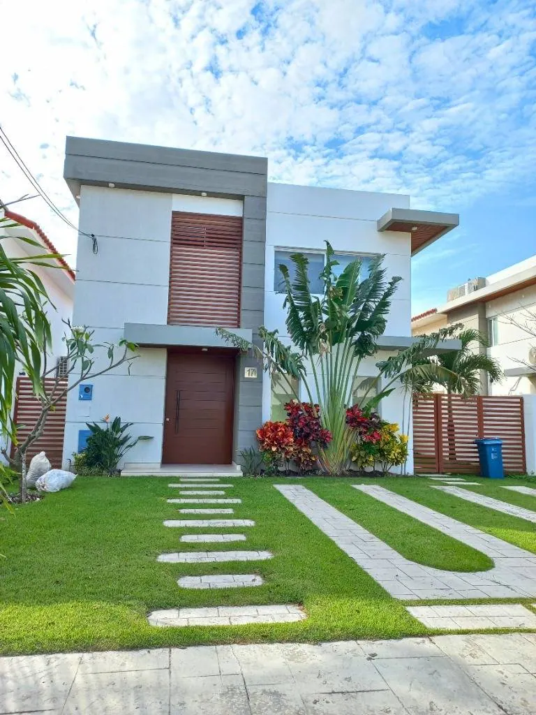 Casa de 3 dormitorios en alquiler en el condominio Bosques