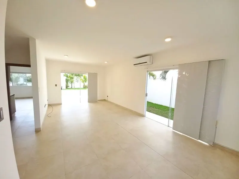Casa de 3 dormitorios en alquiler en el condominio Bosques: foto 2 de 23