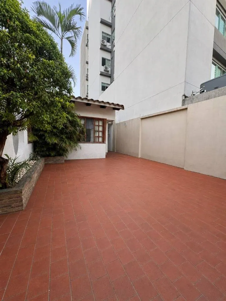 Corner house for sale on Avenida Paraguá, North Zone: foto 2 de 6