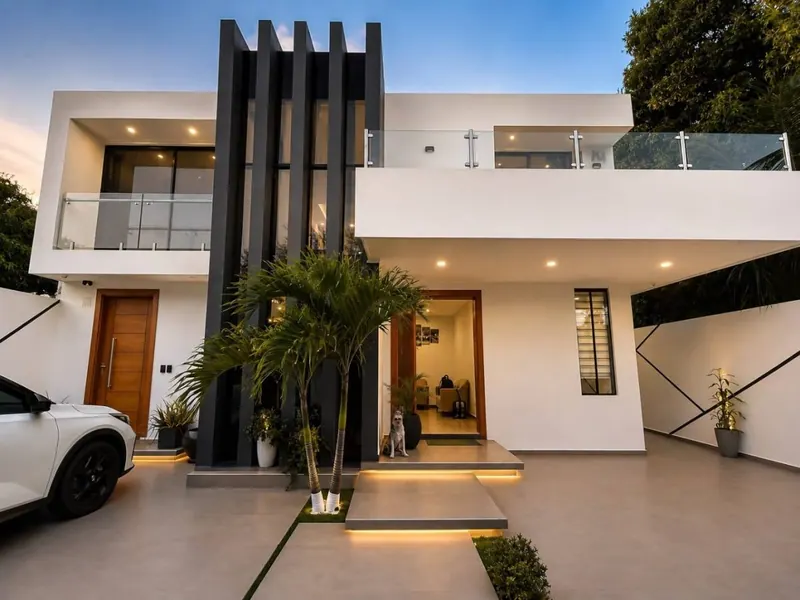 Casa de 6 dormitorios en venta cerca de la Av. Alemana, Zona Norte: foto 2 de 16