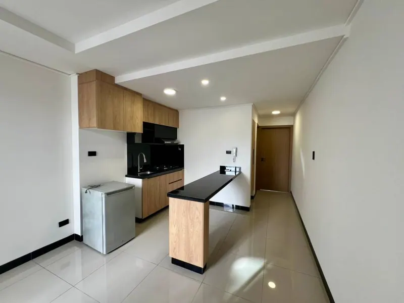 Departamento de 1 dormitorio en alquiler en Equipetrol, 39 m²: foto 1 de 11