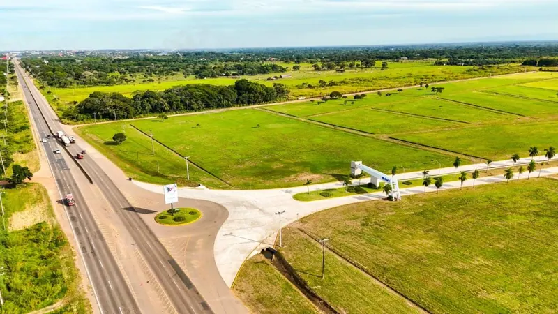 Terreno de 45.746,98 m² en venta en Warnes, cerca de la carretera: foto 4 de 4