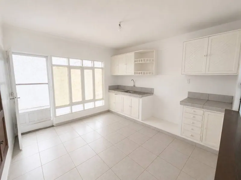 Casa de uso comercial en alquiler en Sirari, Equipetrol: foto 9 de 16