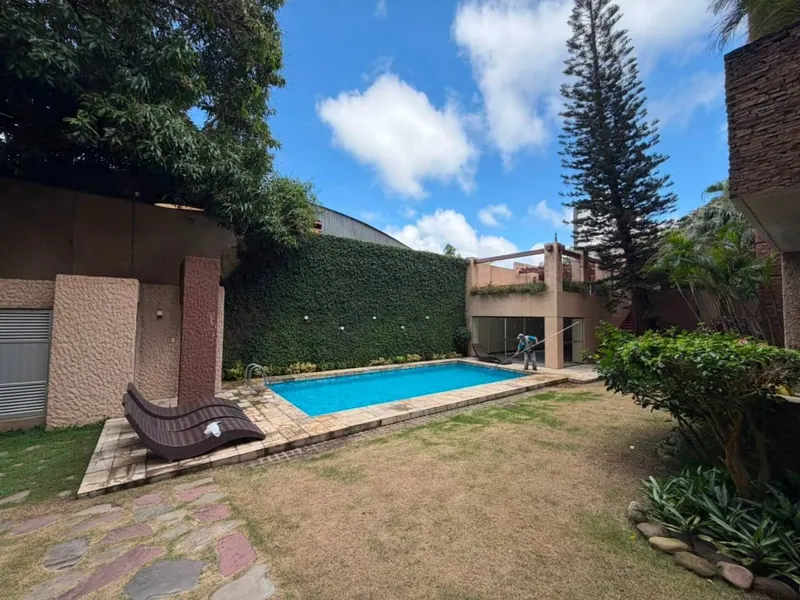 Departamento amoblado de 200 m² en anticrético en el Edificio Iguazú