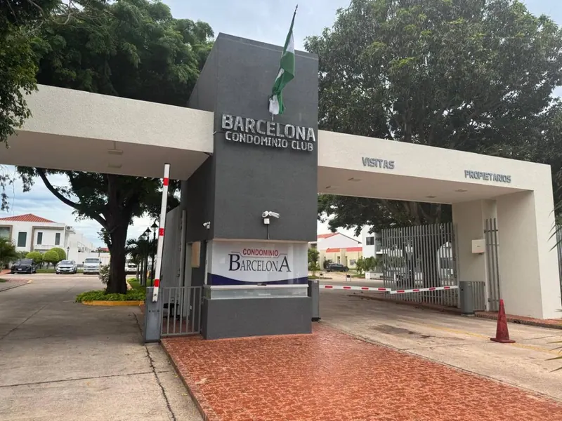 Local comercial de 105,6 m² en venta en el condominio Barcelona: foto 3 de 4