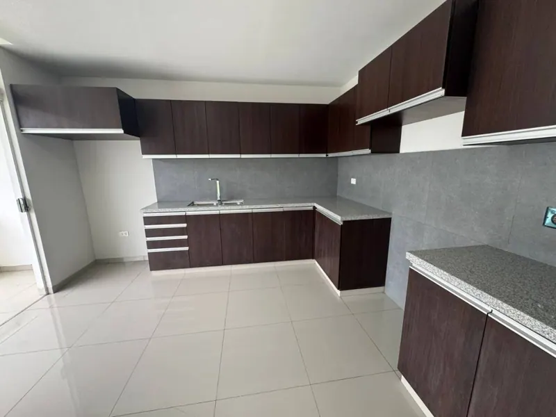 4-bedroom house for sale in the Barcelona gated community, km 9: foto 1 de 8