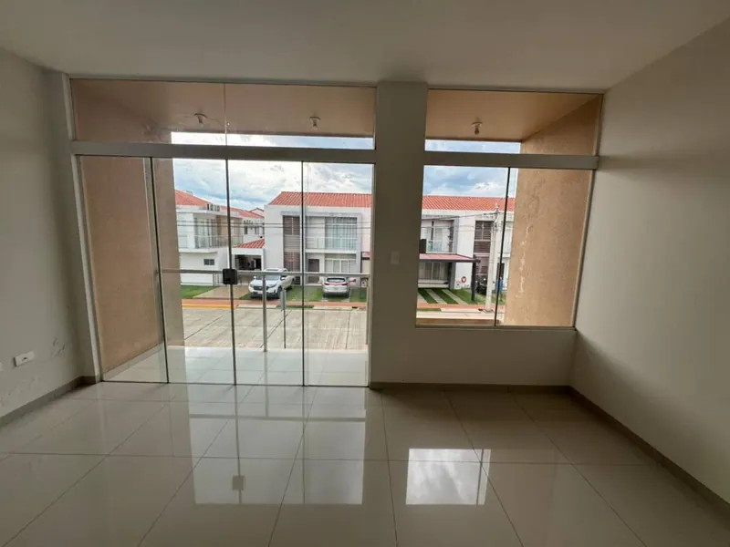 Casa de 4 dormitorios en venta en el condominio Barcelona, km 9: foto 5 de 9