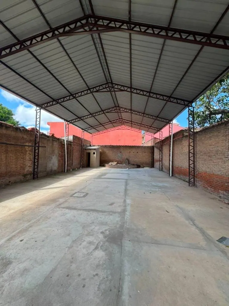 Galpón con 2 tiendas en venta en la Zona Sur, cerca del Abasto: foto 4 de 6