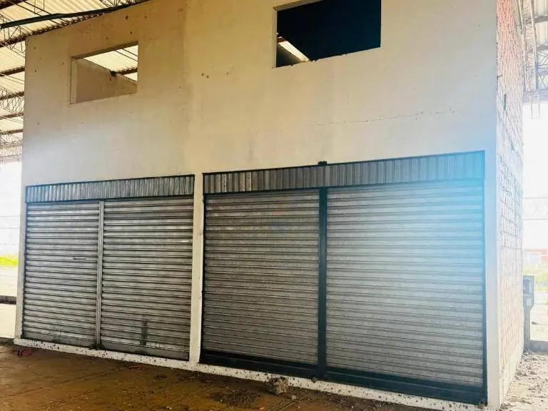 16 m² commercial space for sale in Warnes: foto 2 de 6