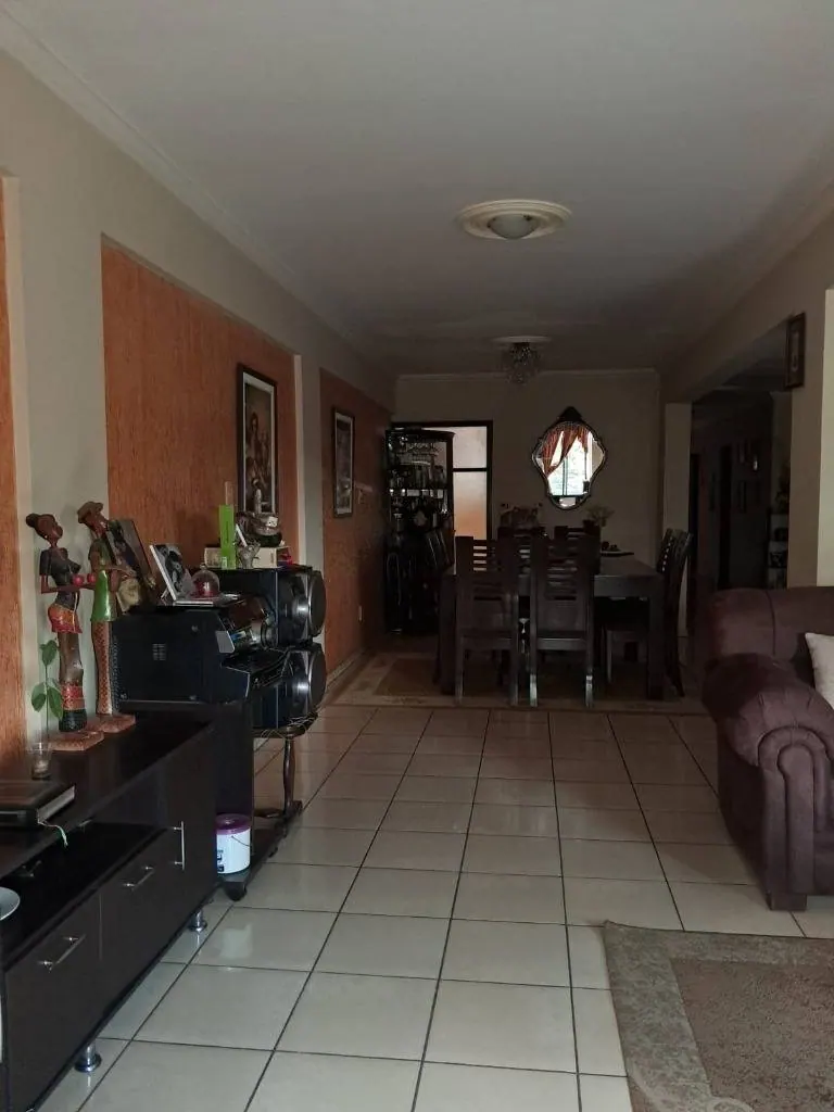 3-bedroom apartment for sale in the North Zone, with balcony: foto 4 de 10