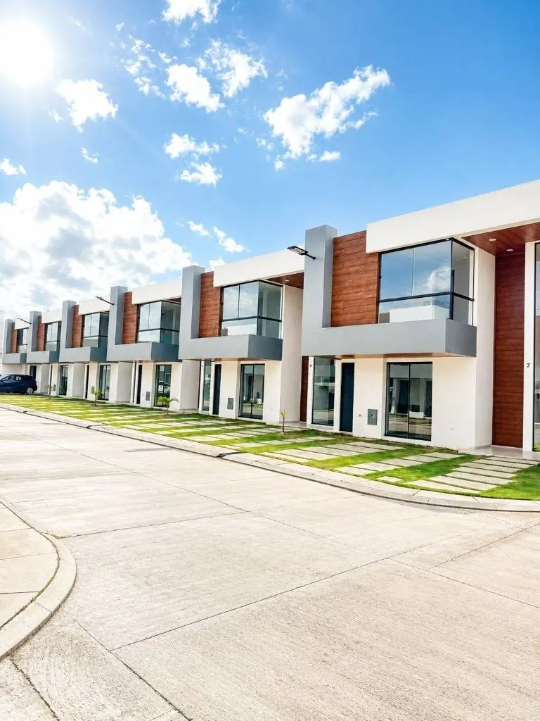 Casa a estrenar de 3 dormitorios en venta en Villa Bonita, Urubó: foto 1 de 22