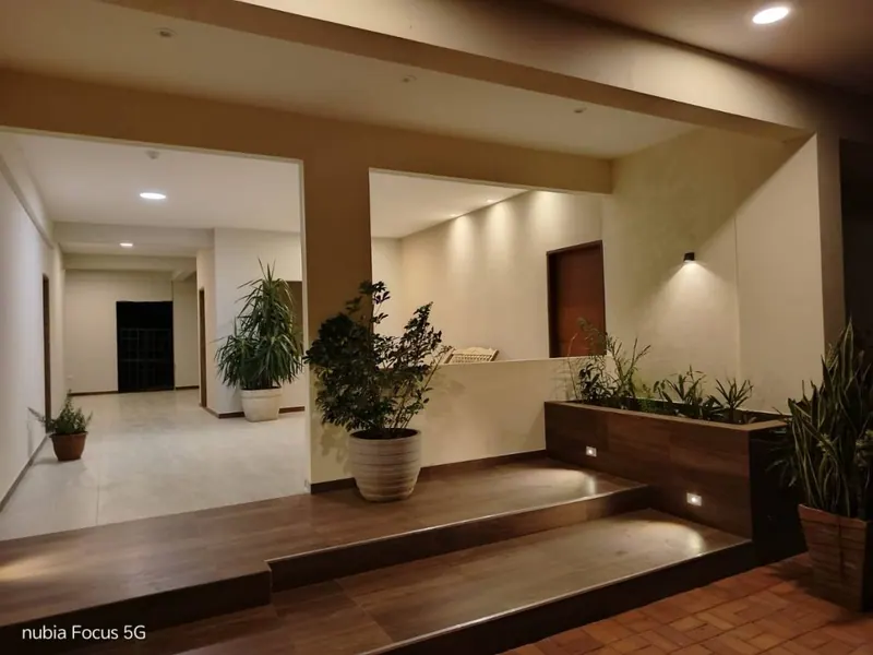 Edificio de 4 plantas en venta en la Zona Sur con locales comerciales: foto 3 de 10