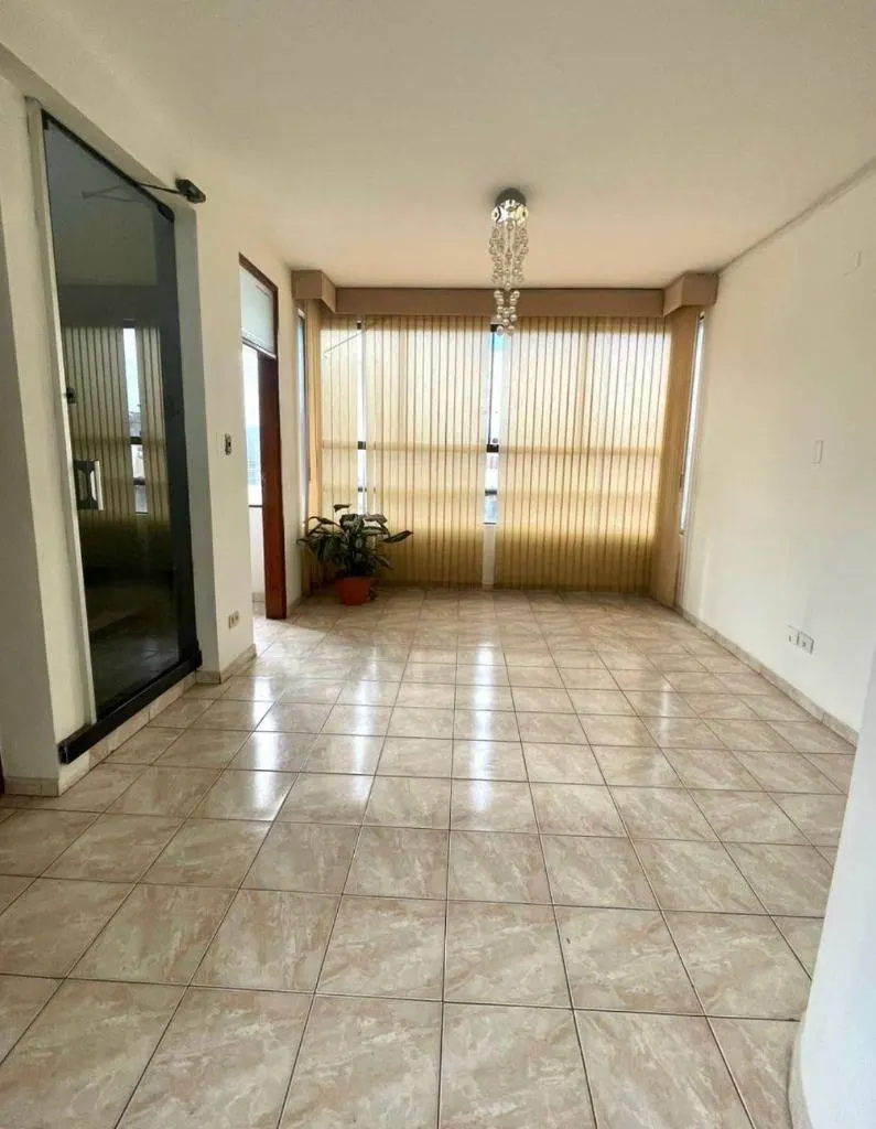 Edificio de 550 m² en venta en el Centro, calle Salvatierra: foto 4 de 8
