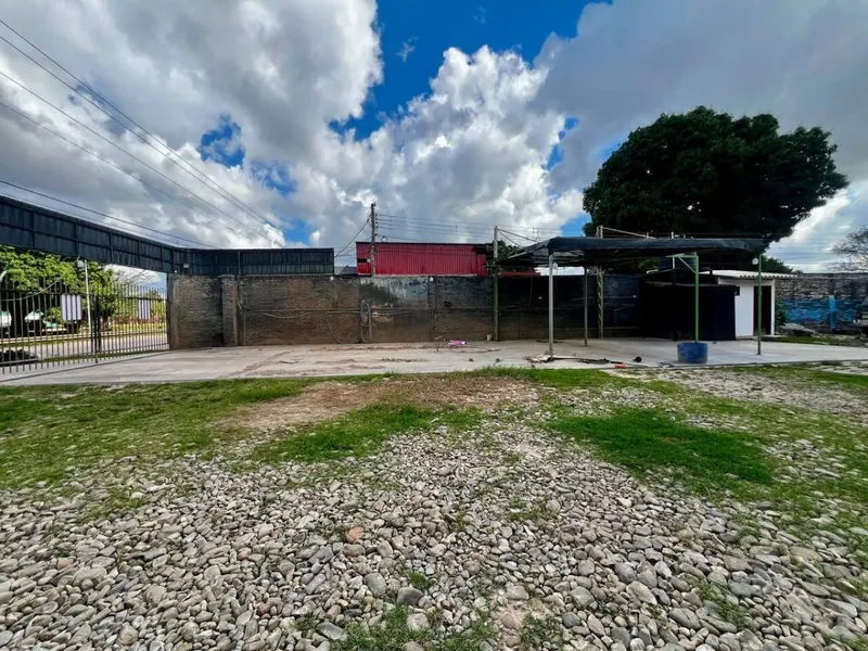 Commercial corner lot for rent in the North Zone, 946 m²: foto 4 de 14