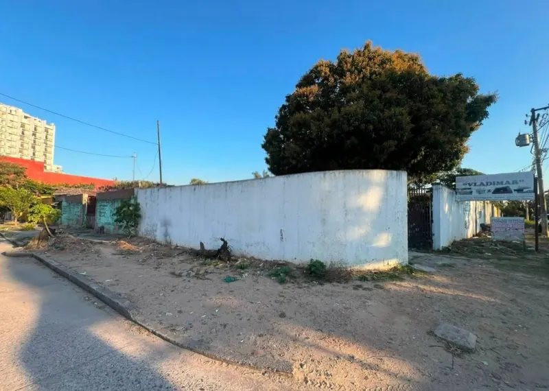 1,975 m² lot for sale on the 4th ring, Av. Busch: foto 4 de 5