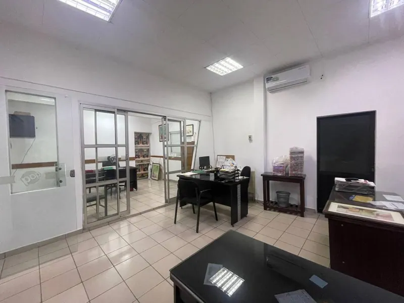 Oficina de 109 m² en alquiler en el Parque Industrial, Zona Este