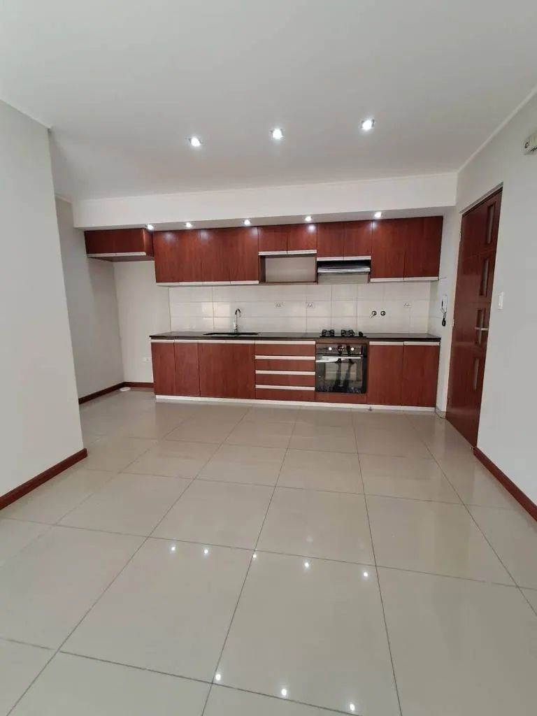Departamento de 3 dormitorios en venta en el condominio Club Piazza: foto 8 de 20