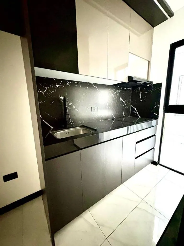 Departamento de 1 dormitorio en alquiler en Stone 3, Equipetrol: foto 4 de 5