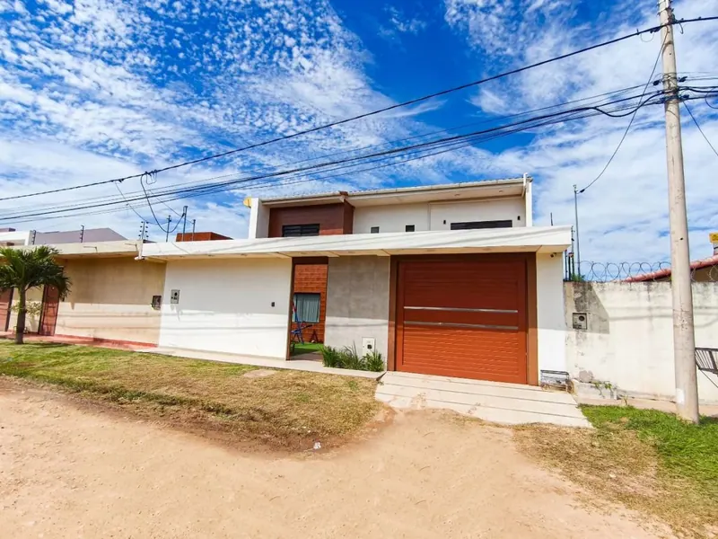 Casa de dos plantas en venta en la Urbanización Obelisco, Zona Este: foto 1 de 31