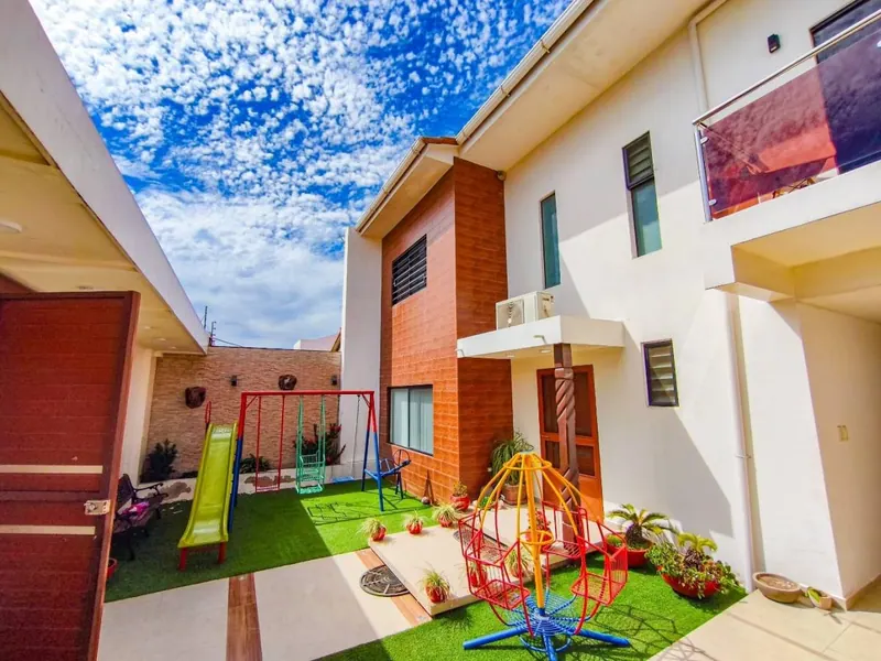 Casa de dos plantas en venta en la Urbanización Obelisco, Zona Este: foto 7 de 31