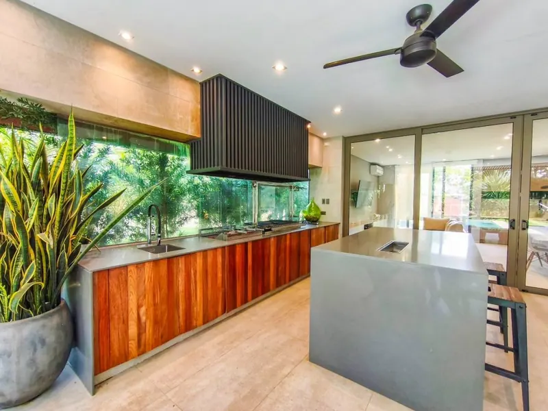 House with pool for sale in the Las Palmeras gated community, Urubó: foto 14 de 50