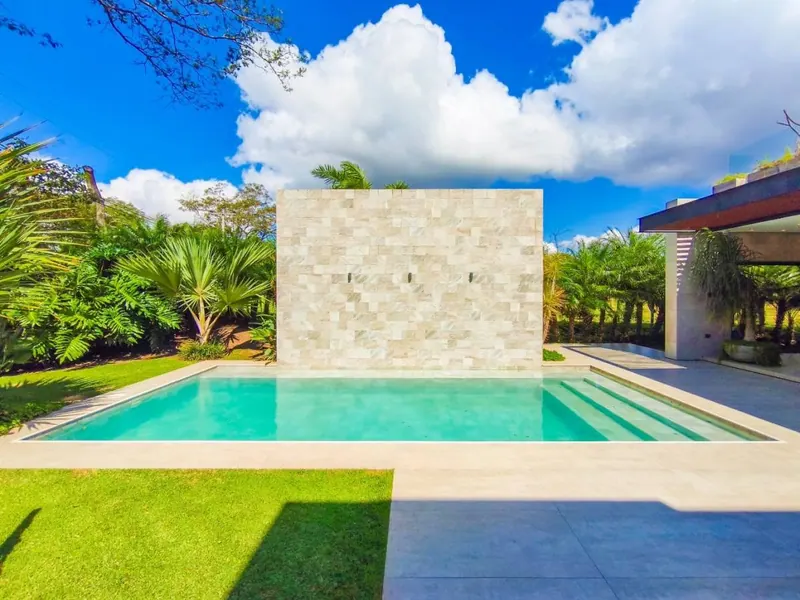 House with pool for sale in the Las Palmeras gated community, Urubó: foto 48 de 50