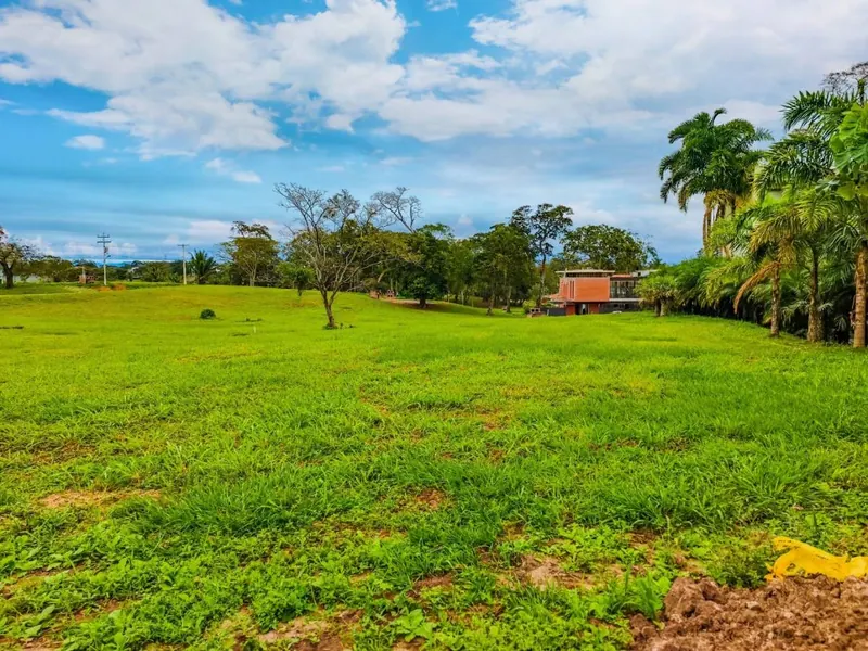 Terreno en esquina de 927 m² en venta en Colinas del Urubó: foto 6 de 6