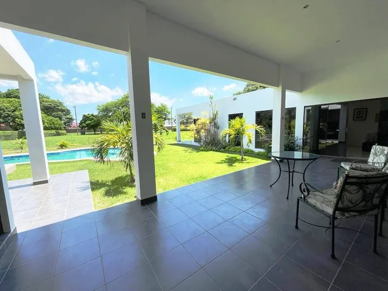 Casa de 3 suites con piscina en venta en Polo Country, Warnes: foto 13 de 18