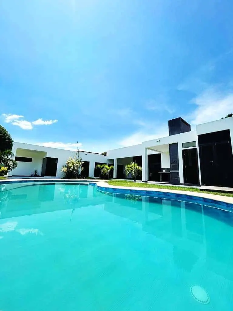 Casa de 3 suites con piscina en venta en Polo Country, Warnes: foto 17 de 18