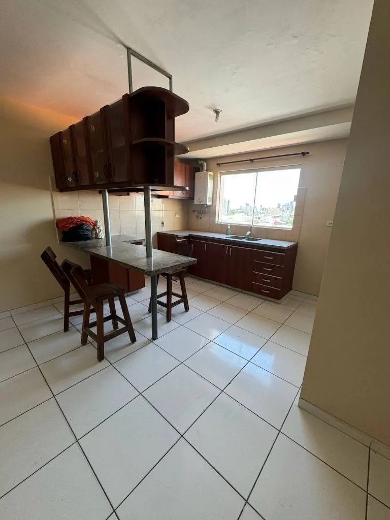 Departamento de 3 suites en alquiler en el Centro, calle Ingavi: foto 3 de 8