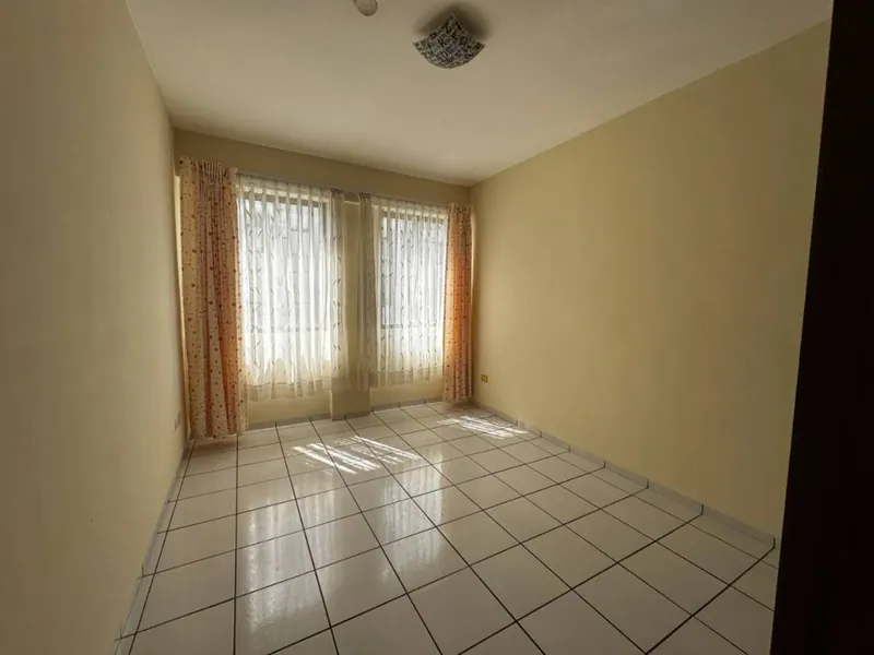 Departamento de 4 dormitorios en venta en el condominio Dos Hermanas: foto 3 de 14