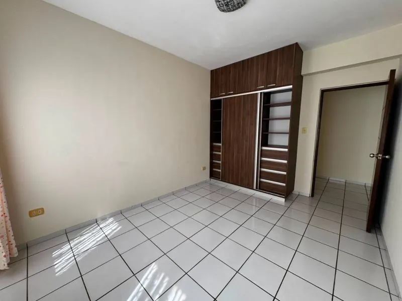 Departamento de 4 dormitorios en venta en el condominio Dos Hermanas: foto 6 de 14