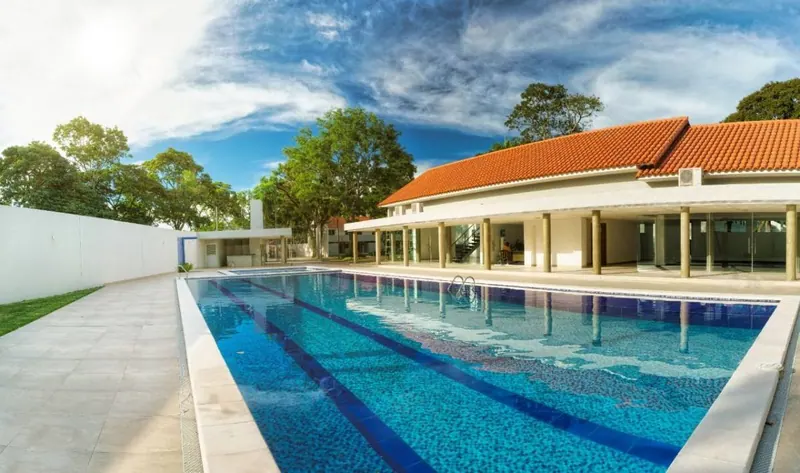Furnished 3-bedroom house for sale in a gated community, West Zone: foto 1 de 11