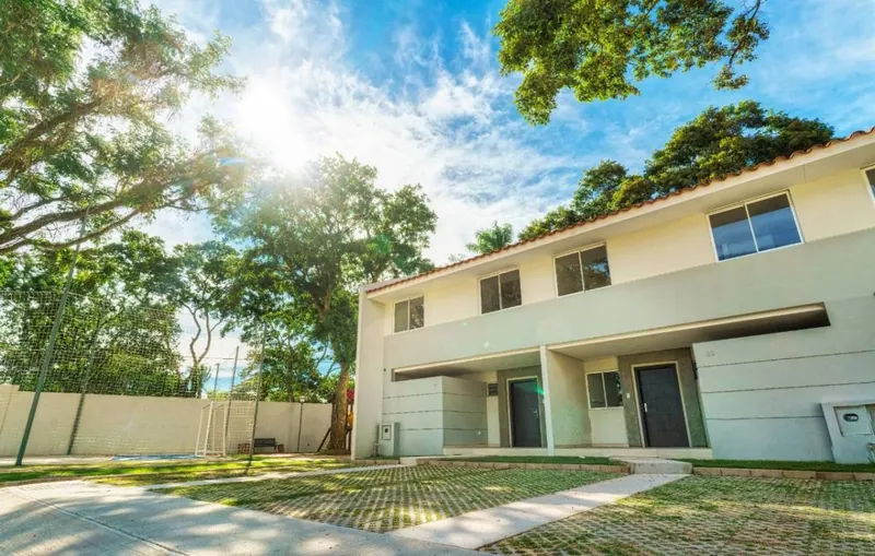 Furnished 3-bedroom house for sale in a gated community, West Zone: foto 2 de 11