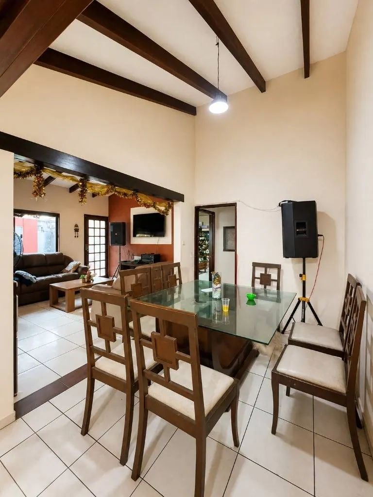 Casa de 3 dormitorios en esquina en venta en la Zona Oeste: foto 4 de 9